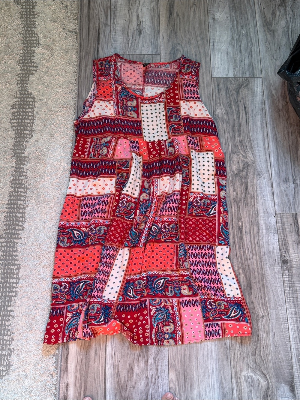 Emery Rose Red & Pink Patchwork Sleeveless Dress - Picture 5 of 6